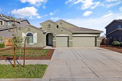 1210 Ridge Creek Estates Way, House other with 2 bedrooms, 2 bathrooms and null parking in Dinuba CA | Image 1