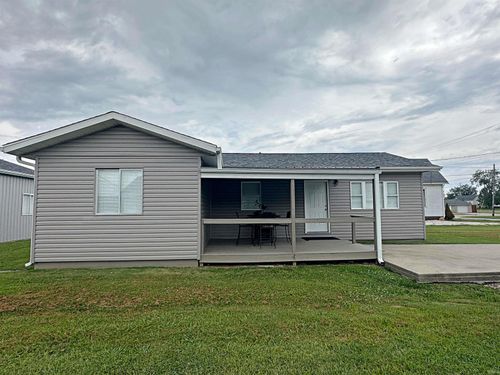 402 Sheridan St, Loogootee, IN, 47553-1827 | Card Image