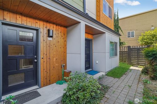 unit-b-1541 Nw 90th St, Seattle, WA, 98117-2713 | Card Image