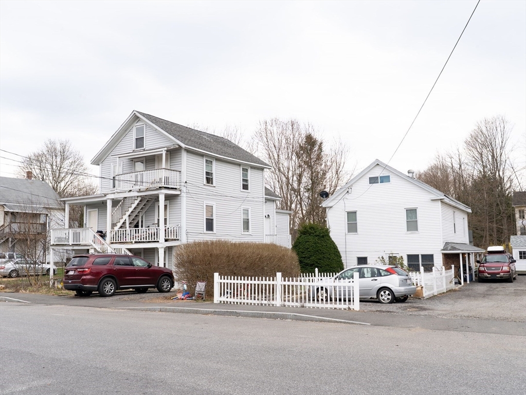 Residential Income in Brookfield