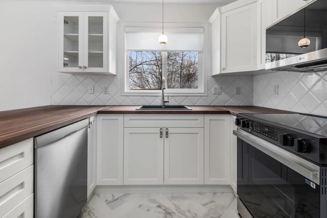 2205 - 7451 Springbank Blvd Sw, Condo with 2 bedrooms, 2 bathrooms and 1 parking in Calgary AB | Image 12