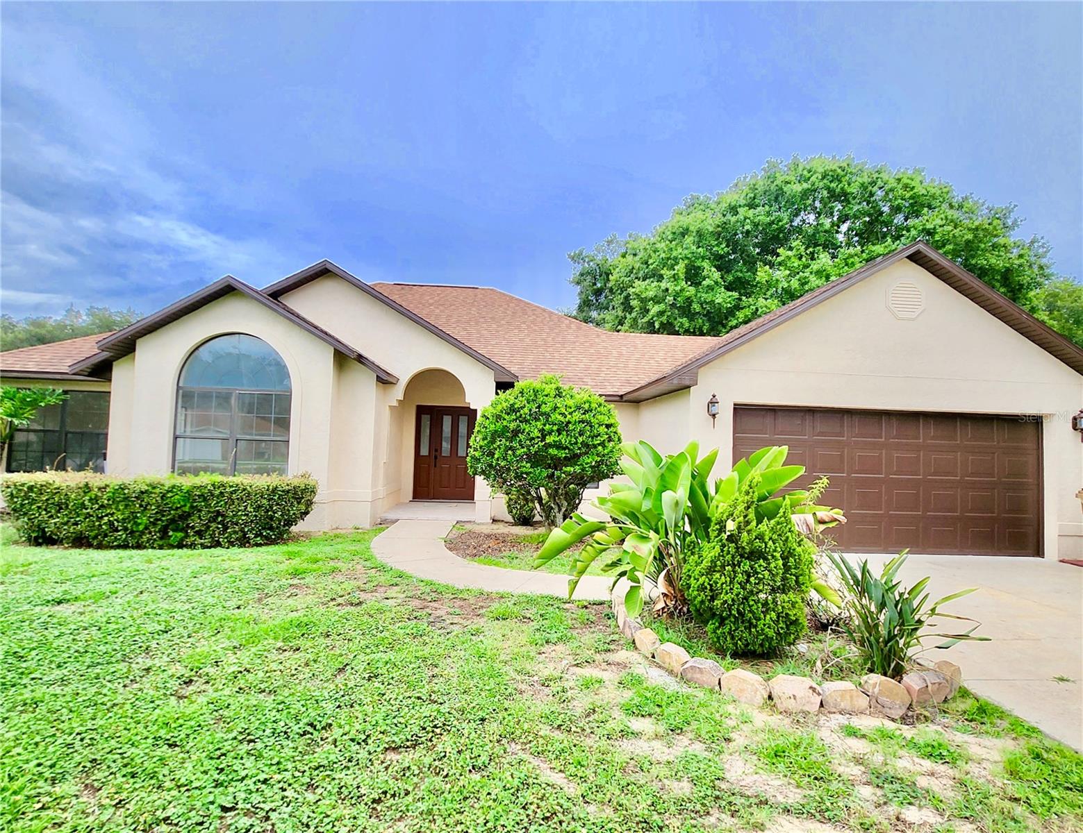 Francis Dr, Grand Island, FL 32735