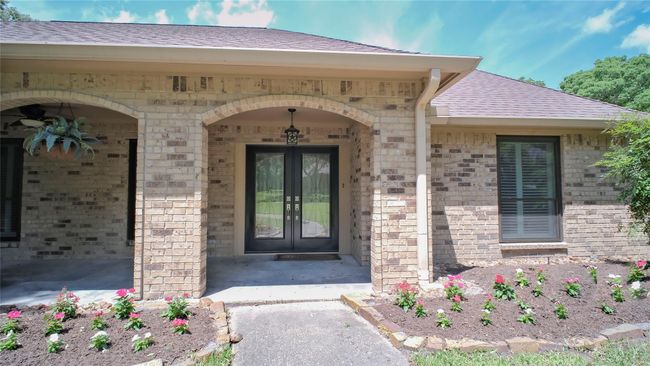 Double entry doors. | Image 6
