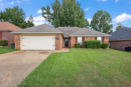 405 Edgewater Branch Dr, Brandon, MS, 39042-8480 | Card Image