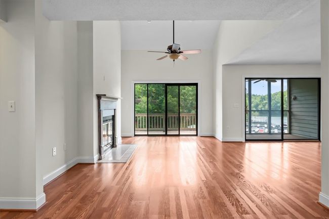 704 Loran Pointe Cir, Townhouse with 3 bedrooms, 4 bathrooms and null parking in Seneca SC | Image 5