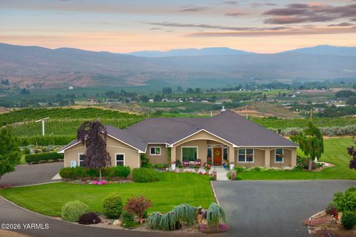 6360 Naches Heights Rd, Yakima, WA, 98908-8829 | Card Image