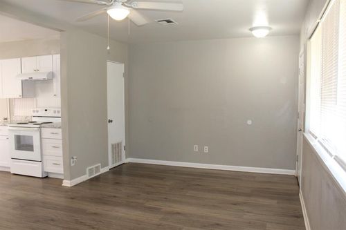 402 W Curtis Dr, Midwest City, OK, 73110-3006 | Card Image