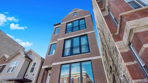 2-1345 Huron St, Chicago, IL, 60642-6007 | Card Image