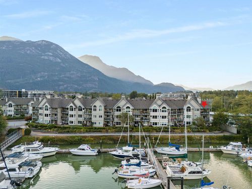 301-1468 Pemberton Ave, Squamish, BC, V8B0K2 | Card Image