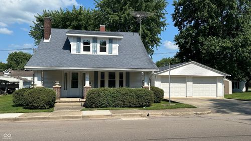 611 S Walnut St, Edinburgh, IN, 46124-1633 | Card Image
