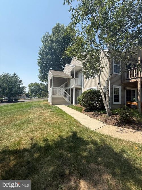 28022 Beacon Hill Dr, SOUTHAMPTON, PA, 18966-5327 | Card Image