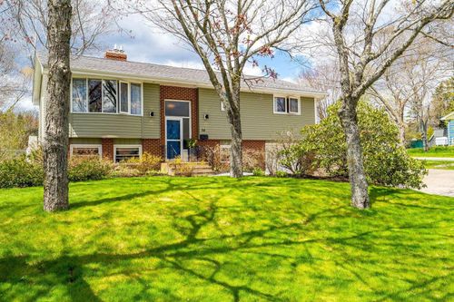 34 Wildwood Boulevard, Woodlawn, NS, B2W2L8 | Card Image