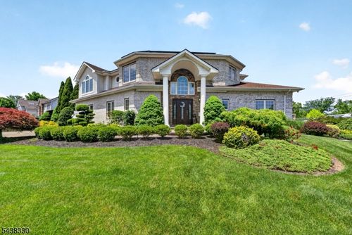 276 Northview Ter, Springfield, NJ, 07081-2613 | Card Image