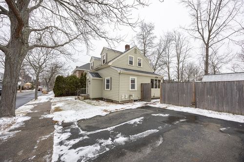 21 Manning St, Salem, MA, 01970-2404 | Card Image