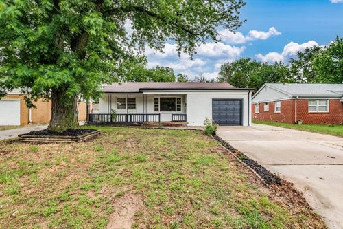 215 Hungerford Ave, Haysville, KS, 67060-1541 | Card Image