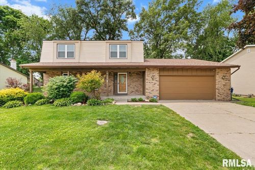 3611 75th St, Moline, IL, 61265-8018 | Card Image