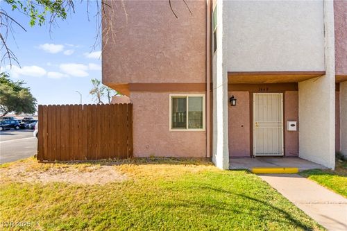 3668 Villa Knolls East Dr, Las Vegas, NV, 89120-4100 | Card Image
