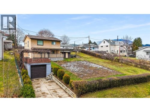 206 6th Ave, Castlegar, BC, V1N2C6 | Card Image