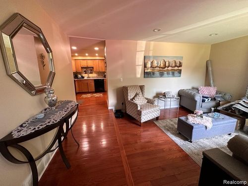 39752 Edmundton Dr, Canton, MI, 48187-4268 | Card Image