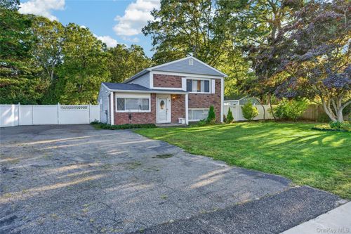 3 Jasper Ave, Patchogue, NY, 11772-1414 | Card Image