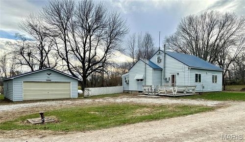 58798 Plevna Pl, Shelbyville, MO, 63469-1024 | Card Image