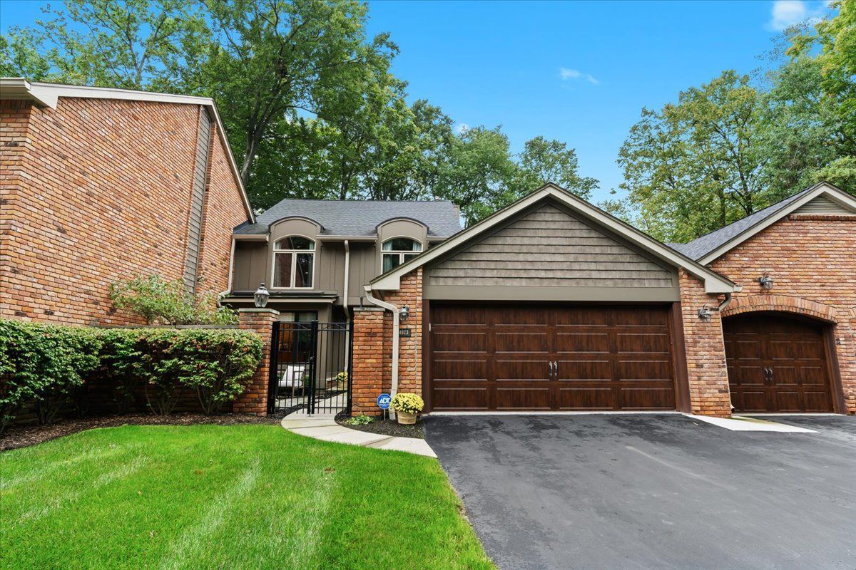 Hidden Woods Dr, Bloomfield Hills, MI 48301