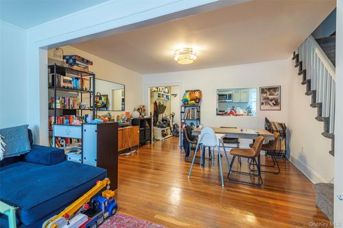 3361 29th St, Astoria, NY, 11106-3405 | Card Image
