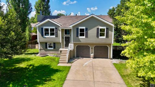 33124 W 87th Ter, De Soto, KS, 66018-7947 | Card Image