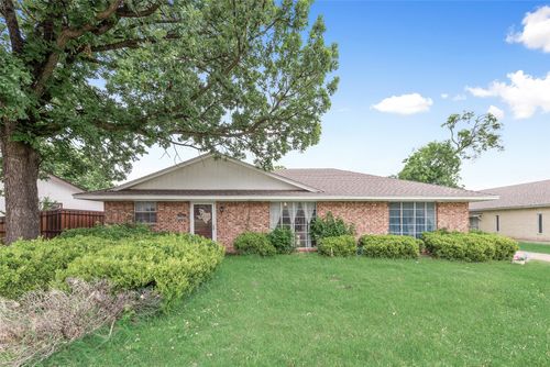 1308 N Kaufman St, Ennis, TX, 75119-2528 | Card Image