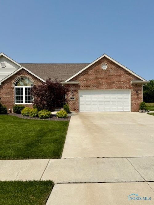 17 Crabtree Ct, Swanton, OH, 43558-8008 | Card Image