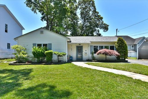 18 Boston Ave, Massapequa, NY, 11758-3815 | Card Image