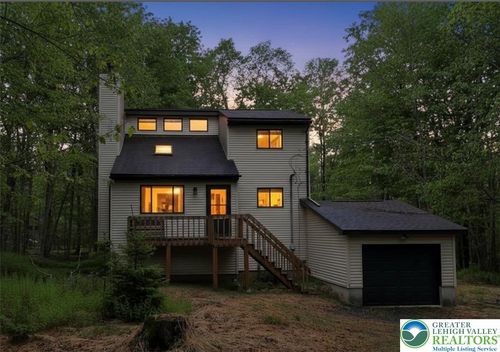 19 Livingston Ln, Clifton Township, PA, 18424-8992 | Card Image