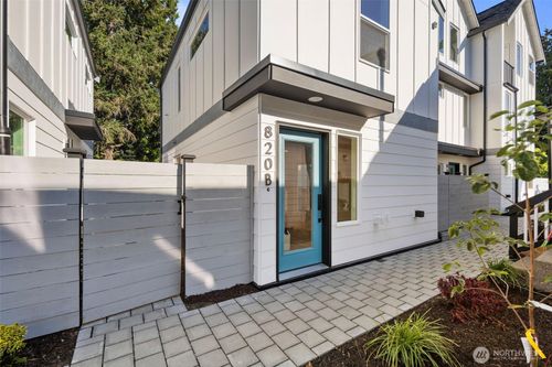 820 B S Sullivan St, Seattle, WA, 98108 | Card Image