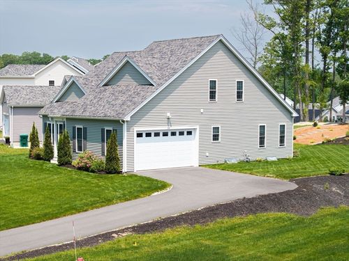 194-194 Crownshield Ave, Uxbridge, MA, 01569-2500 | Card Image