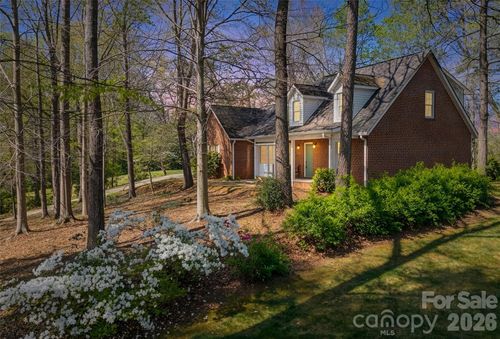 1421 Windsor St Ne, Lenoir, NC, 28645-4721 | Card Image