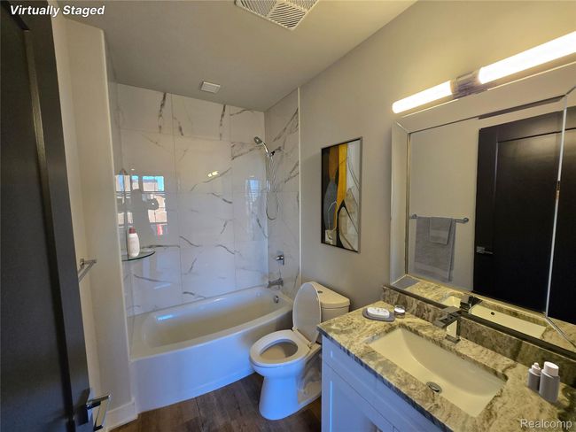 Well-Appointed Bathroom | Image 10