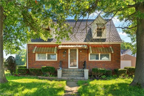 267 26th St Nw, Barberton, OH, 44203-6816 | Card Image