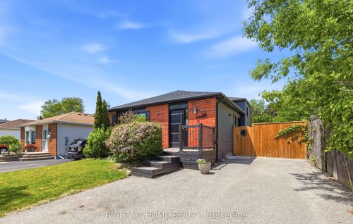 68 Overbank Dr, Oshawa, ON, L1J7Y8 | Card Image