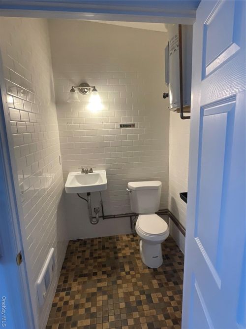 1155 Suffolk Ave, Brentwood, NY, 11717-4527 | Card Image