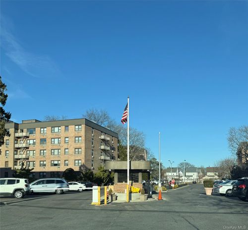 apt-5b-3 Birchwood Ct, Mineola, NY, 11501-4511 | Card Image