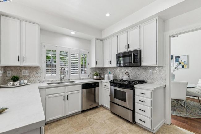 34294 Dunhill Dr, House other with 3 bedrooms, 3 bathrooms and 2 parking in Fremont CA | Image 21