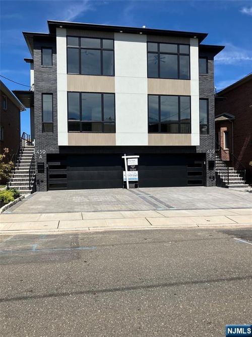 439 B 1st St, Palisades Park, NJ, 07650-3625 | Card Image