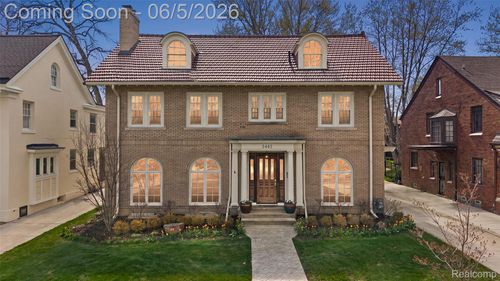 3465 Burns St, Detroit, MI, 48214-1804 | Card Image