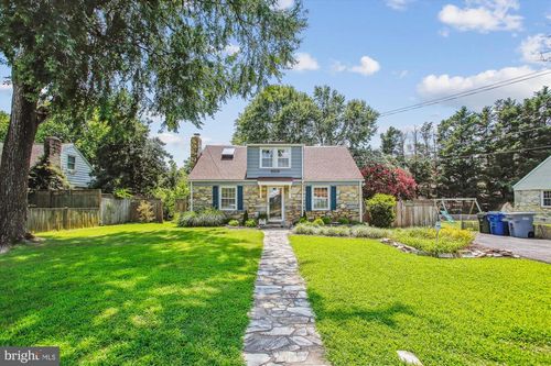 2605 Popkins Ln, Alexandria, VA, 22306-1817 | Card Image