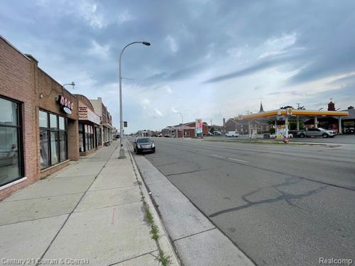 6635 Schaefer Rd, Dearborn, MI, 48126-1812 | Card Image