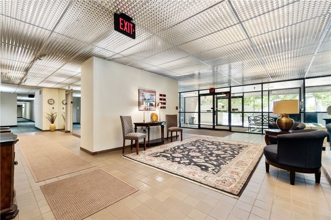 APT-1207 - 750 Washington Rd, Condo with 2 bedrooms, 2 bathrooms and 1 parking in Mt. Lebanon PA | Image 7