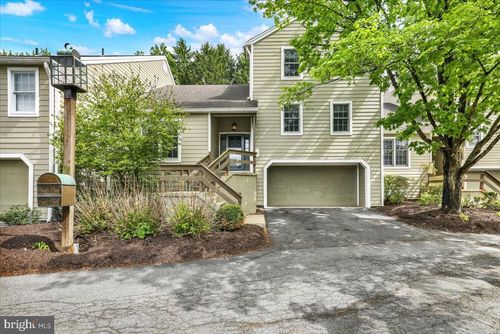 1928 Meadow Ln, WYOMISSING, PA, 19610-2707 | Card Image