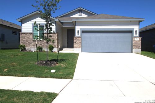 3713 Tripps Pl, Seguin, TX, 78155-3579 | Card Image