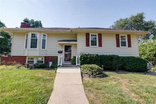 12005 E 57th Ter, Kansas City, MO, 64133-3555 | Card Image