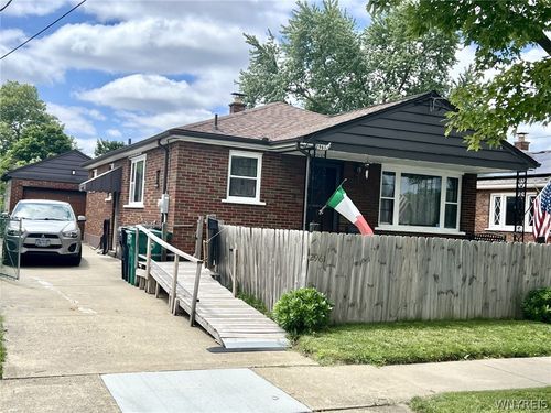 2961 North Ave, Niagara Falls, NY, 14305-3334 | Card Image